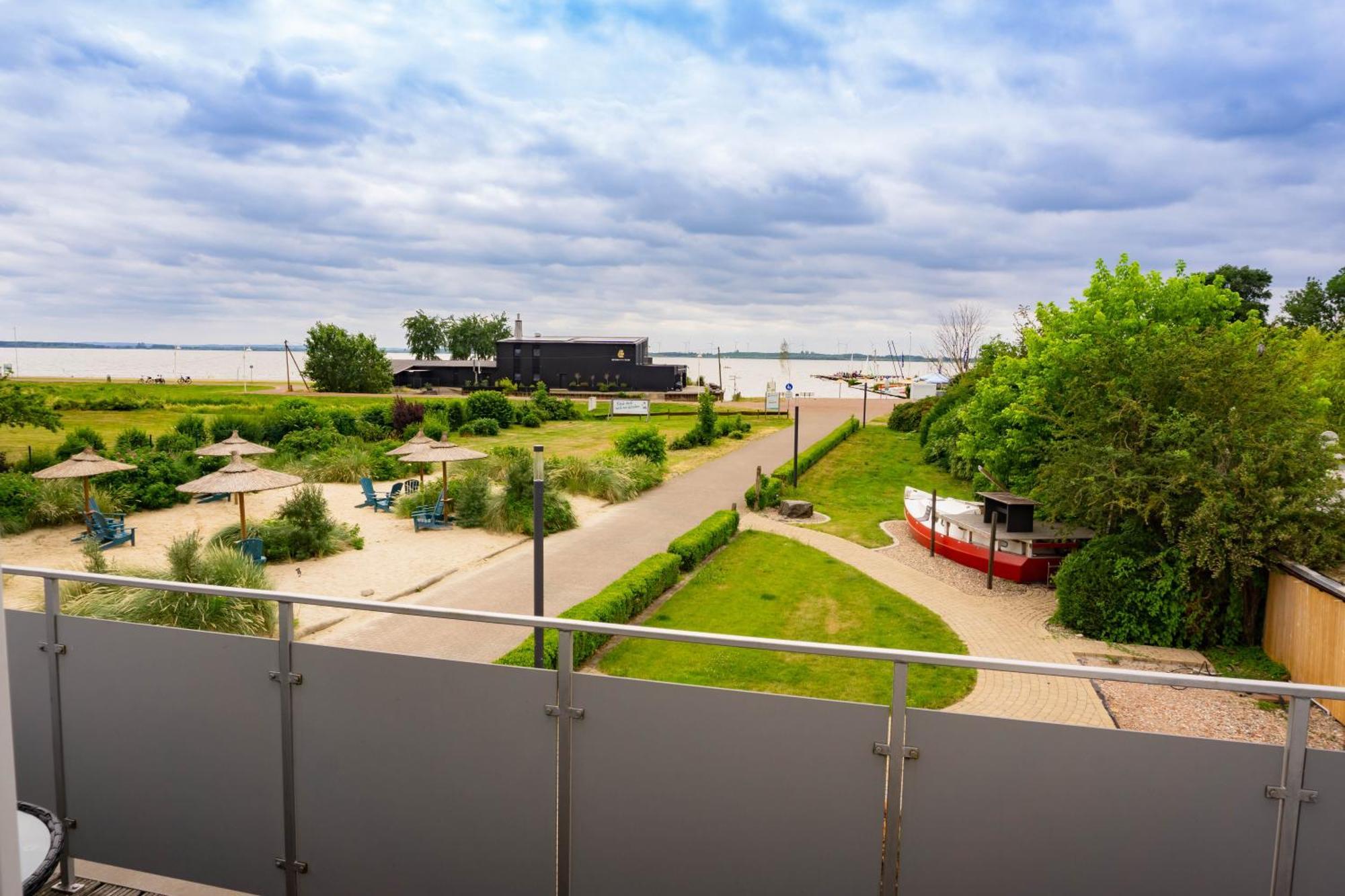 Haus Strandglueck - Urlaub Mit Blick Auf Den Duemmer See Apartment Lembruch Bagian luar foto